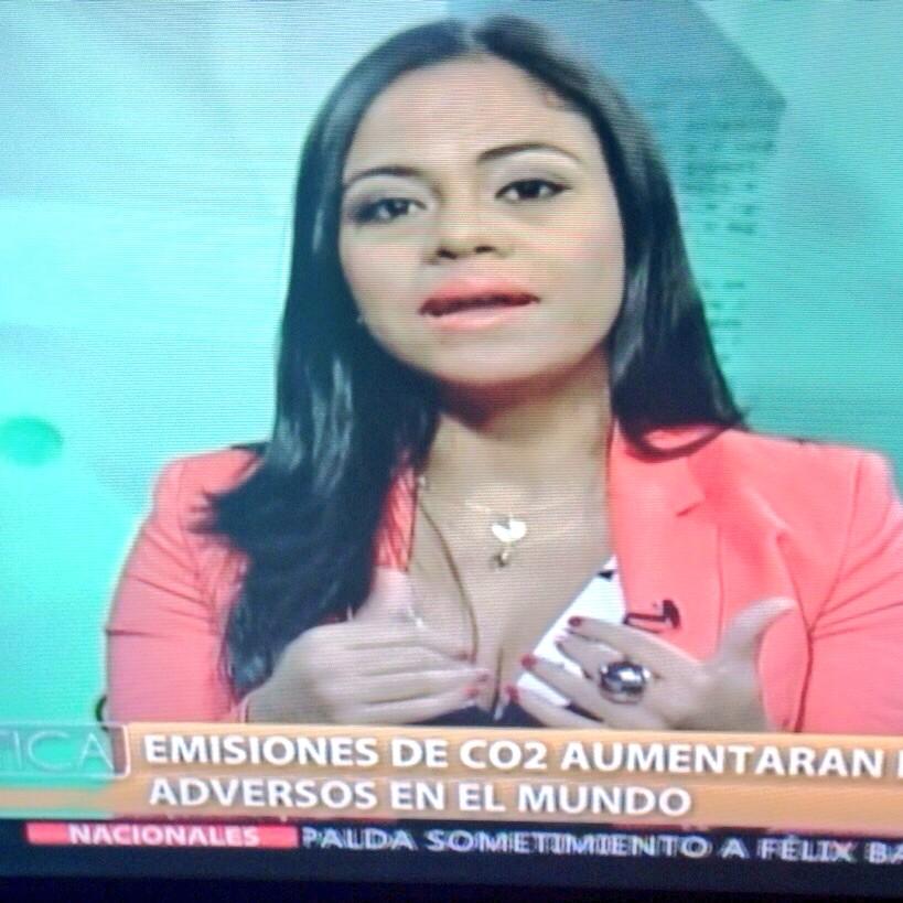YMartino's tweet photo. Gracias @JeanSuriel por el espacio en #AgendaClimática sobre #IPCCAR5 #climate2014 #CambioClimático #COP20Lima http://t.co/HHYsNrvQUB