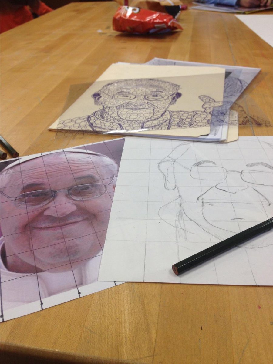 Mightymoosemeg's tweet photo. Papa Francisco, I'm drawing u in art class!!😂 @Pontifex http://t.co/5On33Yu9vy
