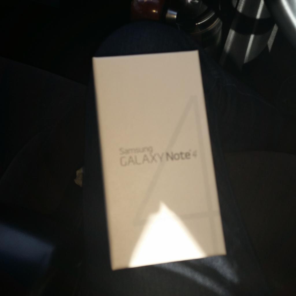 jj_kinging's tweet photo. Brand New in Box Galaxy Note 4 for only 85k contact me at 8216836 http://t.co/dNtTZfJhj9