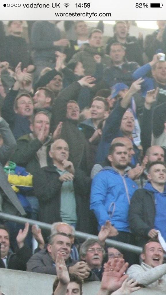 therealstuwhite's tweet photo. Cheerio!!! @Afckempsey @wrbutty http://t.co/d2RUsccWHE