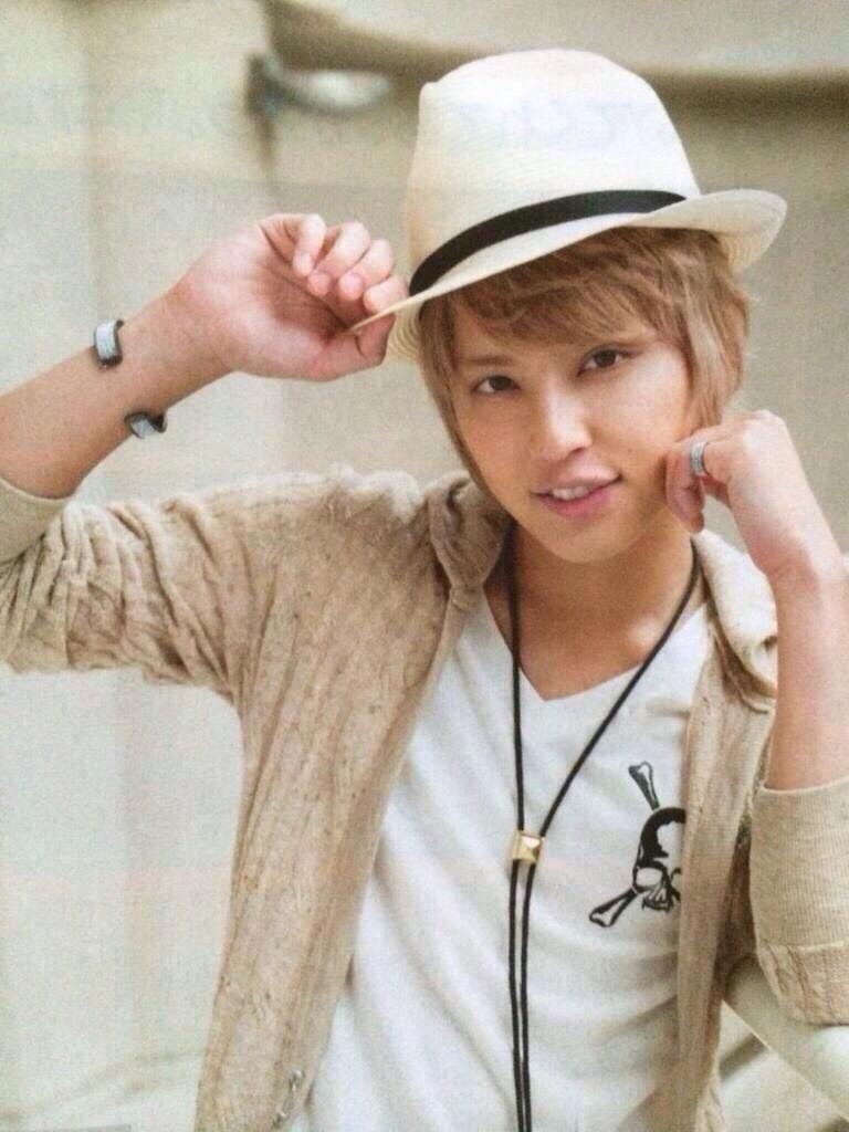 Addict______'s tweet photo. 俺、27歳になった！

本家様もおめでとうございます！

これからも、まだまだ未熟な俺をよろしくお願いします。
俺はみんなが大好きです。 http://t.co/TEFz2kYf3O