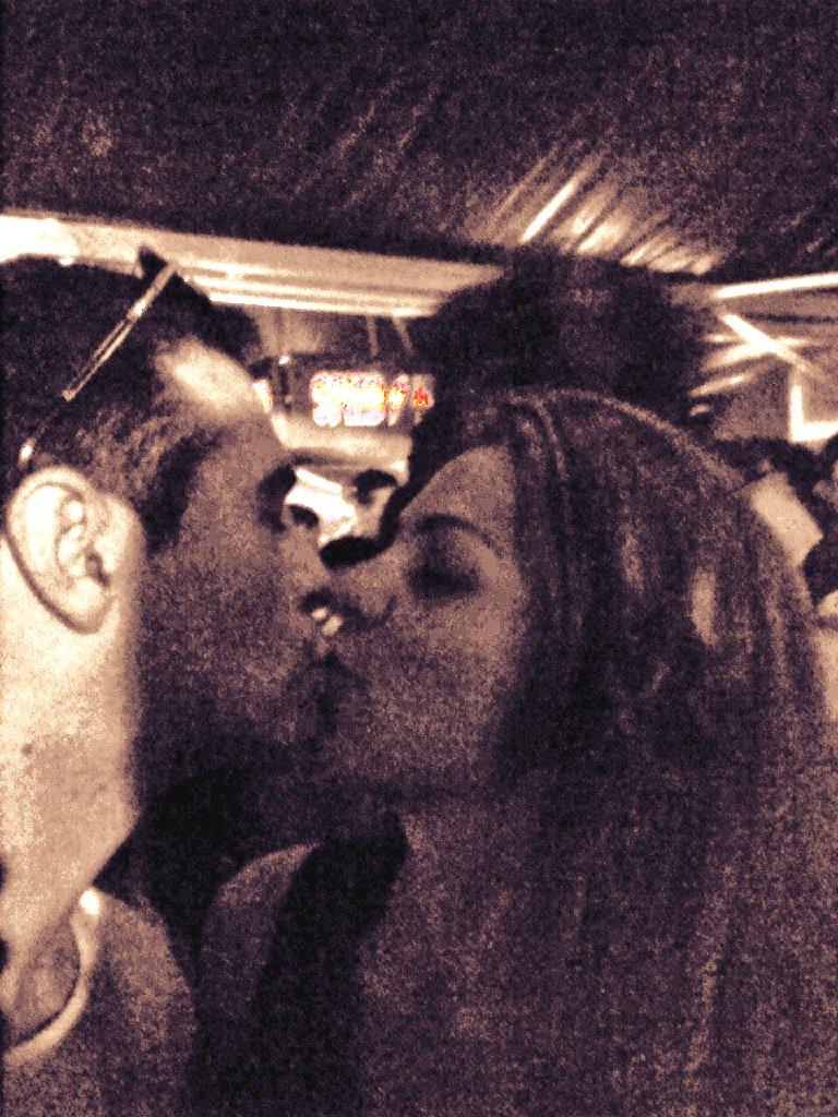 BoieroFerchy's tweet photo. Amor mutuo! #amorelectronico @Jacquiimola http://t.co/VByfmg1td1