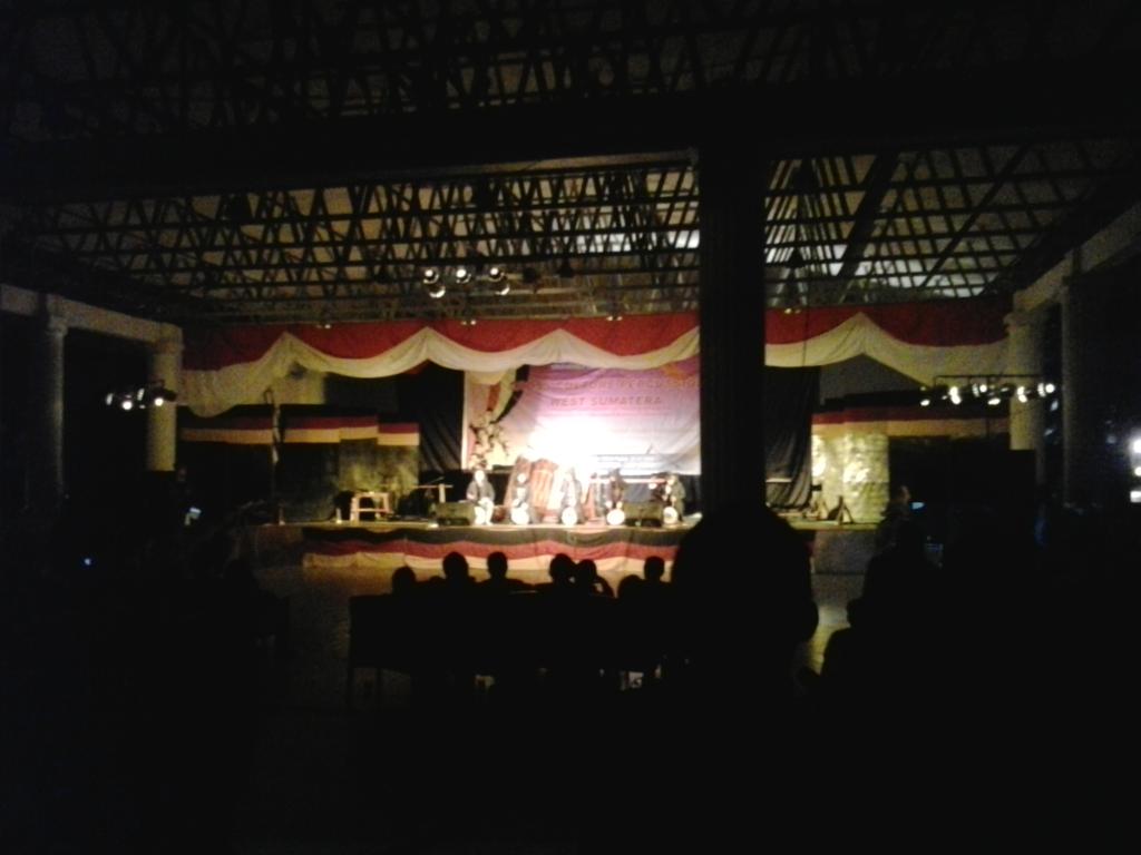 alhamdiina's tweet photo. Cross culture percussion at Pendopo FBS UNP cc @tetahpay @franshuciee @kitaUNP @gantonews http://t.co/lmKTtzU0sK