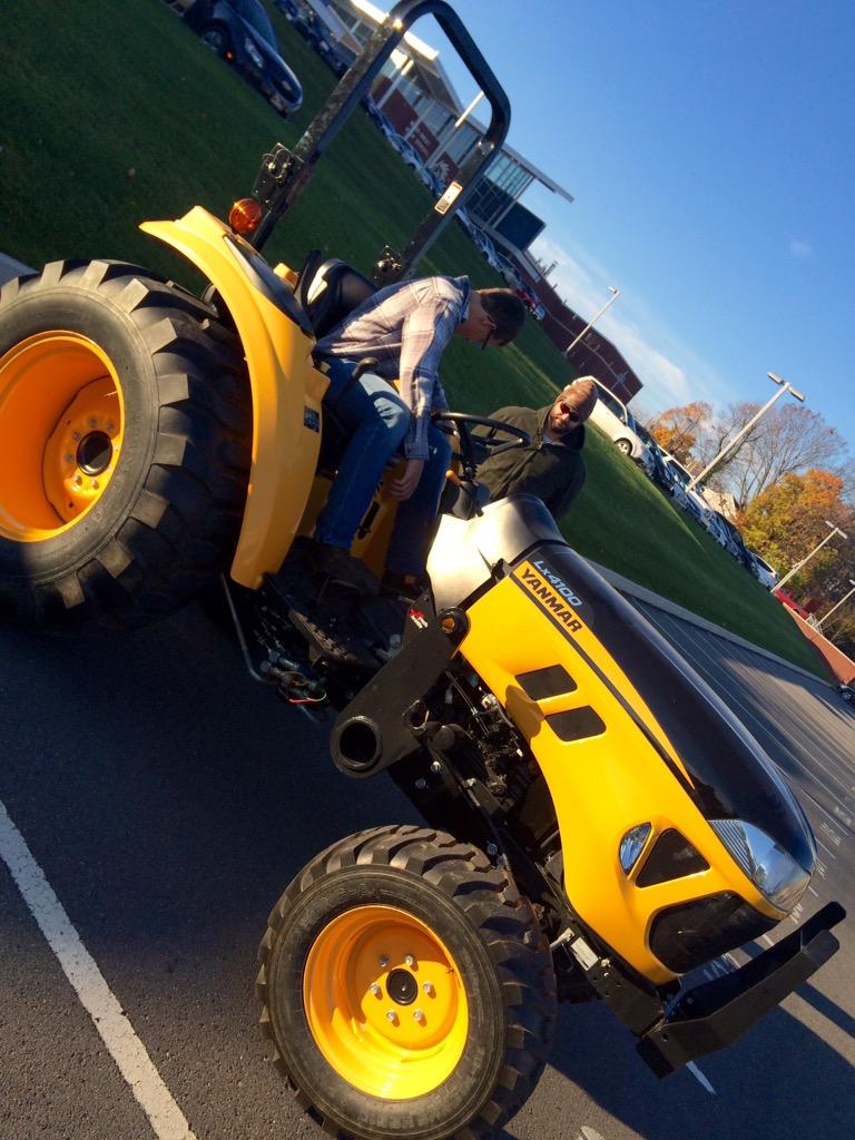 MiddWestAg's tweet photo. It's a beautiful day for #farmsafety!#TeachAg @MiddWestSchools @YanmarAmerica http://t.co/lZhNgNZYbH