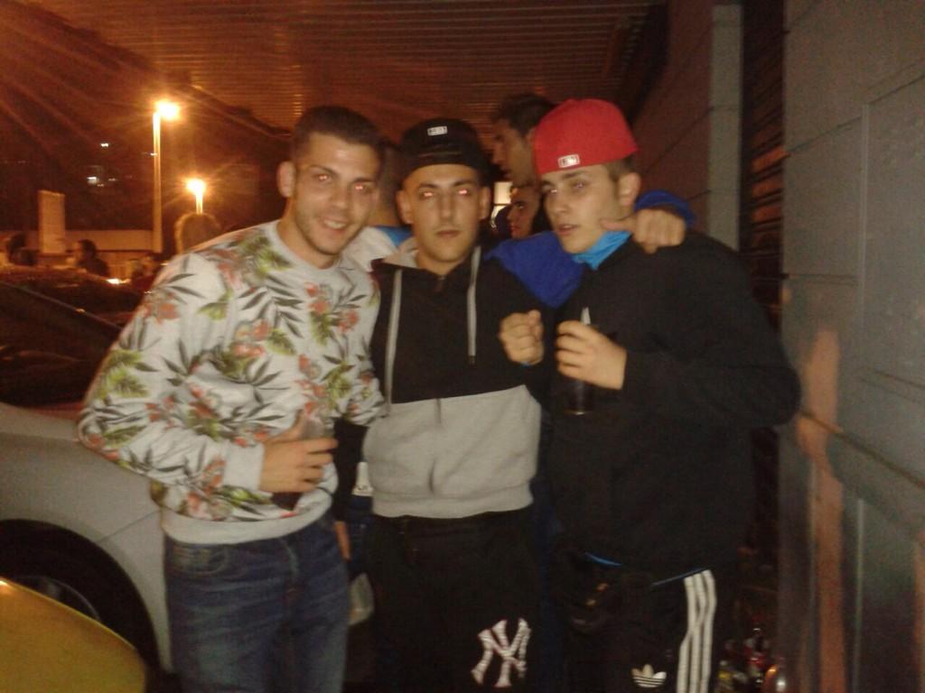 erpolincordobes's tweet photo. Celebrando mis 20 con mi gente http://t.co/IqnKwChHhD