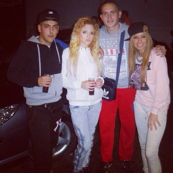 erpolincordobes's tweet photo. Celebrando mis 20 con mi gente http://t.co/IqnKwChHhD