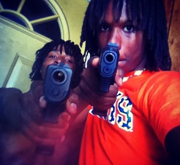 DumpstreetT's tweet photo. Perfect aim With Dese Glocks We Shoot From Every Dimension 💂👀😷😷👌💯 http://t.co/dwyoNYUzmQ