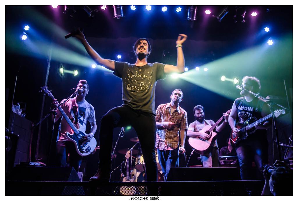 AtomsForPeace_'s tweet photo. Agarra mi mano, te invitó a soñar. Postal @TheHoffmansOk junto a @LuchoKatz y @yyaku. http://t.co/jpw3bEekXE