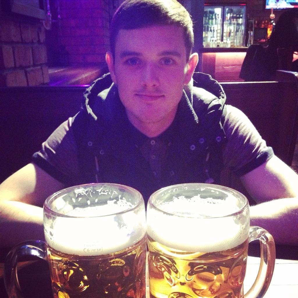 Sparklin_Gems's tweet image. I 💙 this man! @MancBierkeller #stein #beer #2pints #manchester
