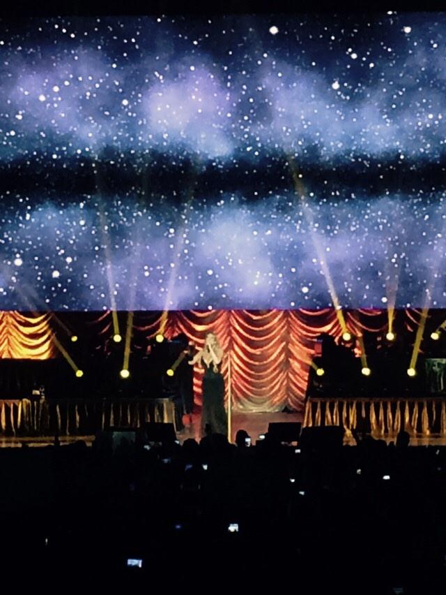 nik_chase's tweet photo. Best night ever @MariahCarey even finished with my fave #webelongtogether #TheElusiveChanteuseShow #stunningMariah http://t.co/GT4kV6OoGi