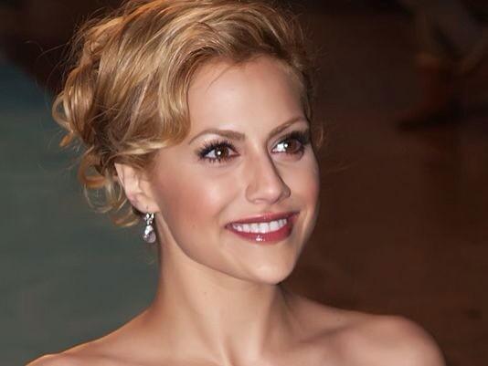 Happy birthday lovely, rest in paradise 

brittany murphy 