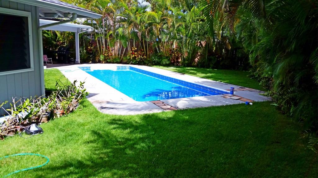 We just installed a new vinyl pool liner! We have a variety of colors and patterns avaliable. #vinylpool #pool #808