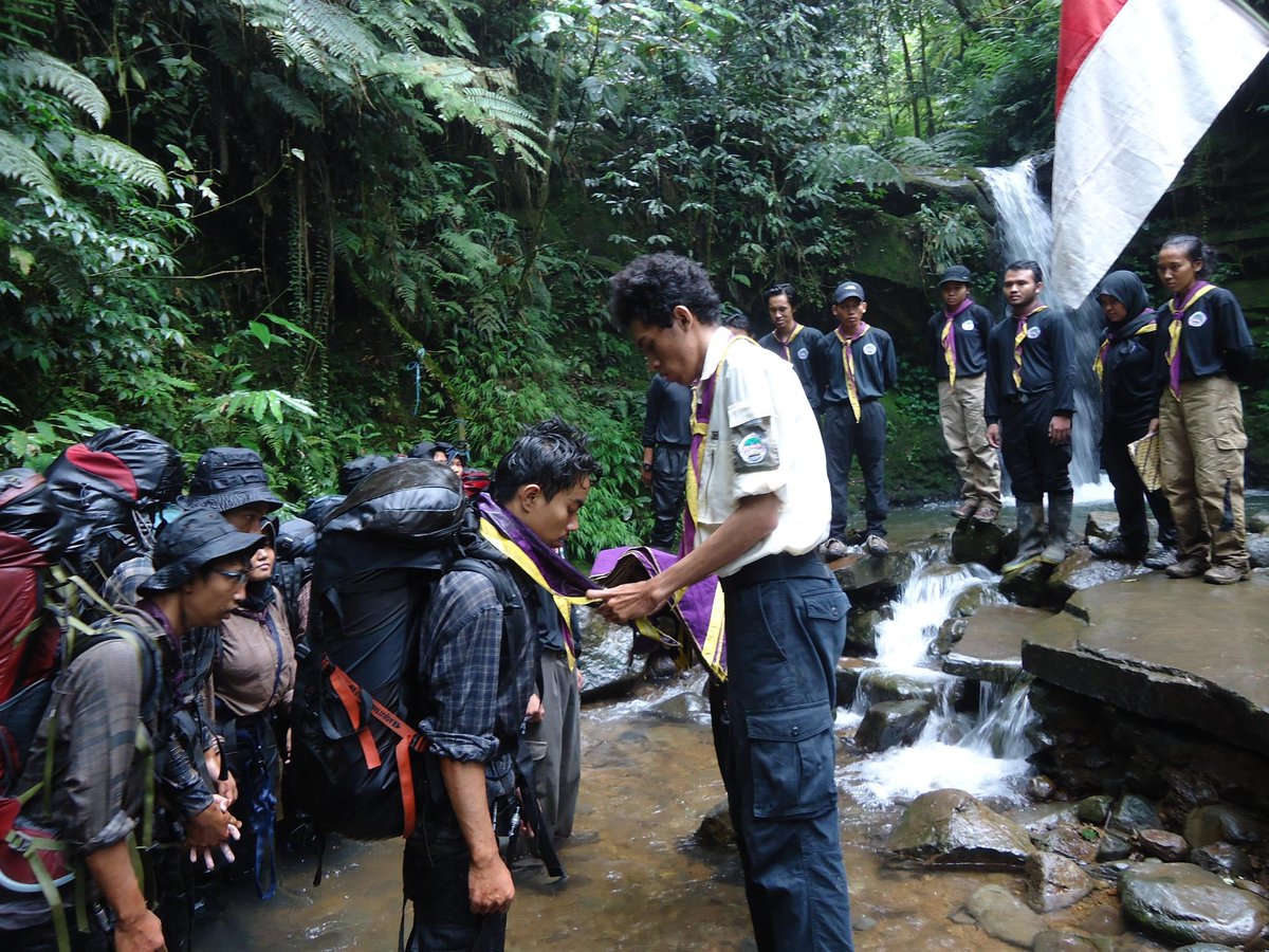mapa_gunadarma's tweet photo. cie cie slayer baru :) Anggota Biasa Mapa Gunadarma XXII http://t.co/WYzWJiR3jV