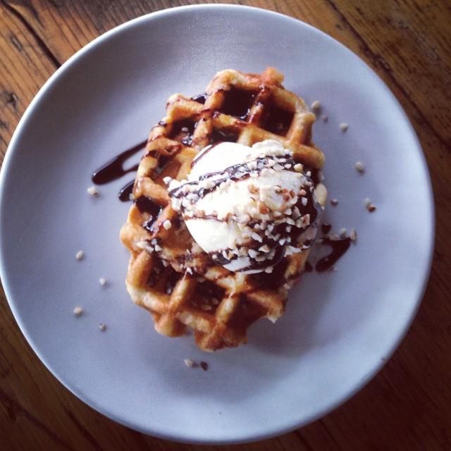 28WestLDN's tweet image. Who's excited for the weekend? We can't wait for some #weekendwaffles #CanaryWharf