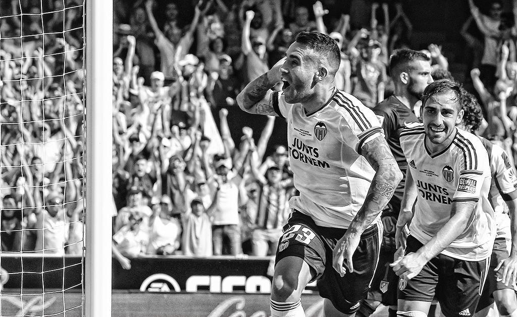 David16694VCF's tweet photo. Puto amo: @Notamendi30 !Amunt Valencia crack! http://t.co/yGFp4CZvO9