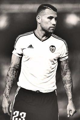 David16694VCF's tweet photo. Puto amo: @Notamendi30 !Amunt Valencia crack! http://t.co/yGFp4CZvO9