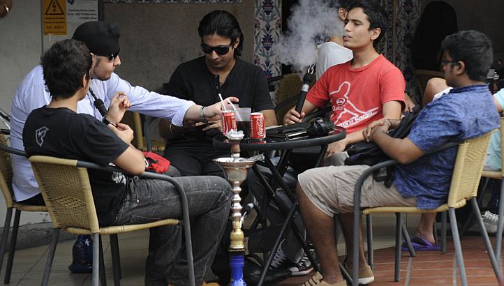 KarlreMarks's tweet photo. Some blame Arab decline on cultural, economic or political reasons. I blame it on one thing: the infernal shisha. http://t.co/X0EEYuwoGG