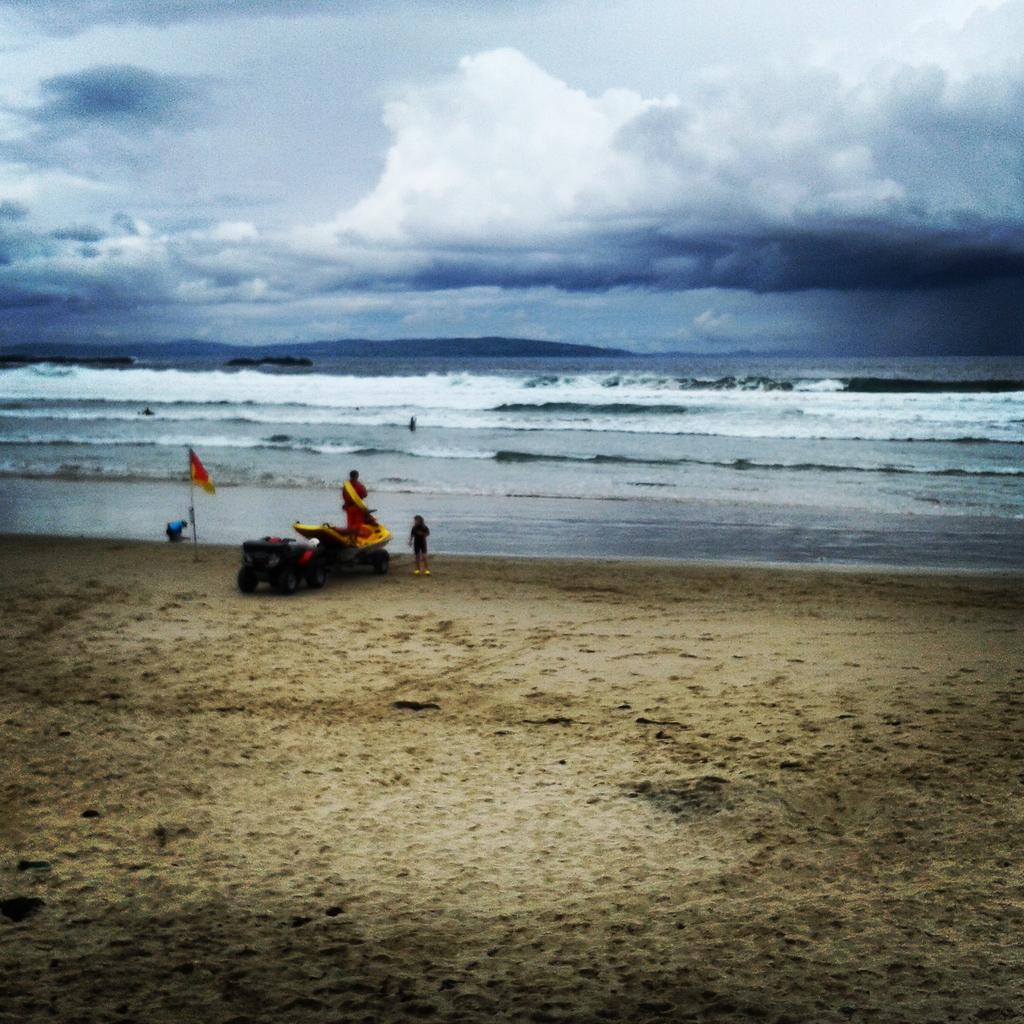 Keztastic's tweet photo. Teaching with Alive Surf School at West Strand #tandemfun #westatrand #portrush #stompingground #surfschool http://t.co/g3nRahvB41