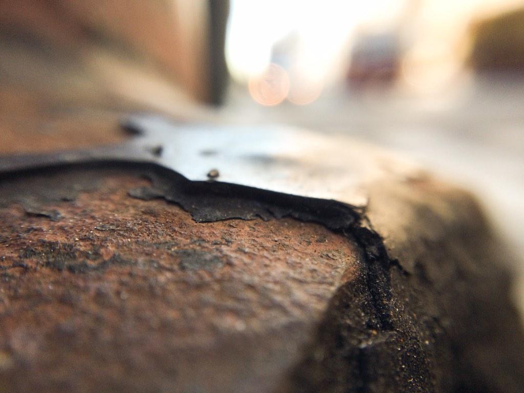 RyanRemaker's tweet image. Peeling paint on hydrant.  #photography #macrophotography #NYC