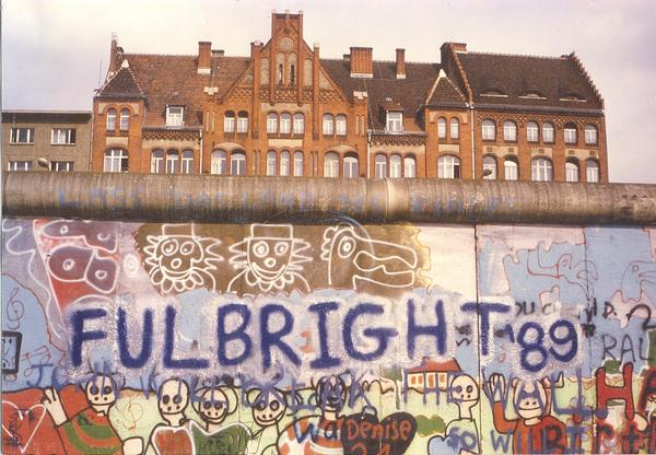 The Berlin Wall just before it fell 25 years ago...#Fulbright: mutual understanding breaks barriers. @FulbrightDE