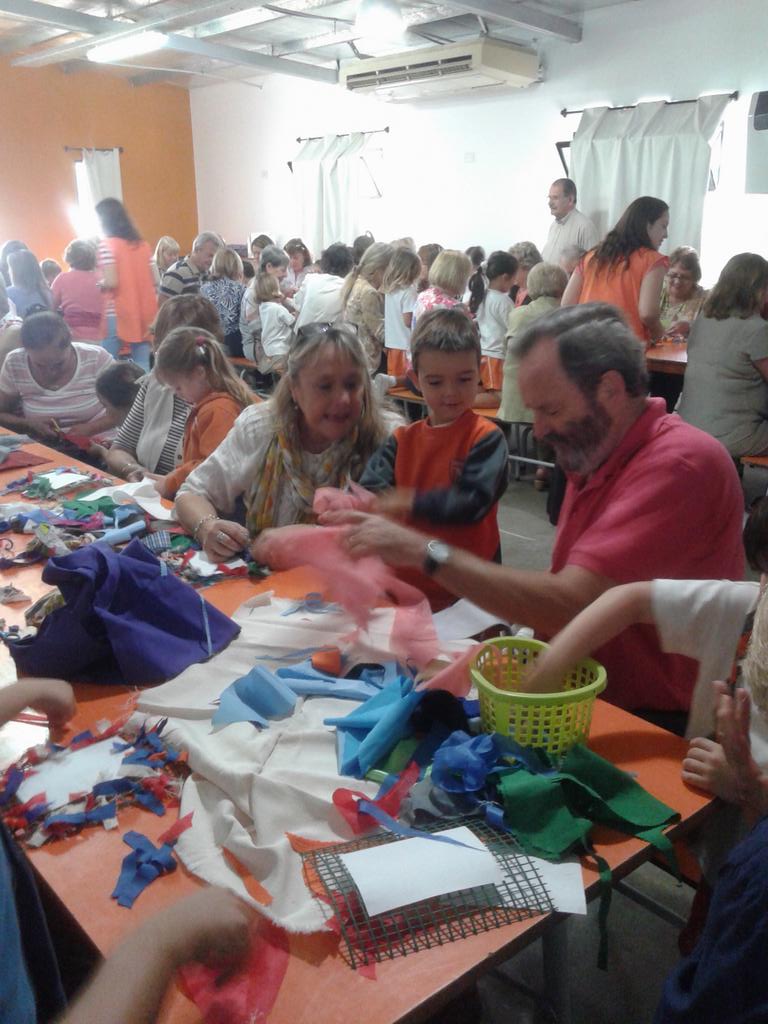 CarlaCurto's tweet photo. Día de los abuelos 2014... Identidad NFS! @conectadosnfs @daklar http://t.co/yxsLKlGUEk