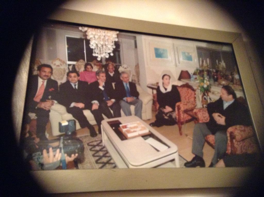 SenRehmanMalik's tweet photo. Pic of 2dy it reminds us the COD where in you see Mian Nawaz/ SMBB,SMQ,Q.zia in my house.Old good memories http://t.co/8JCaoHh5KZ
