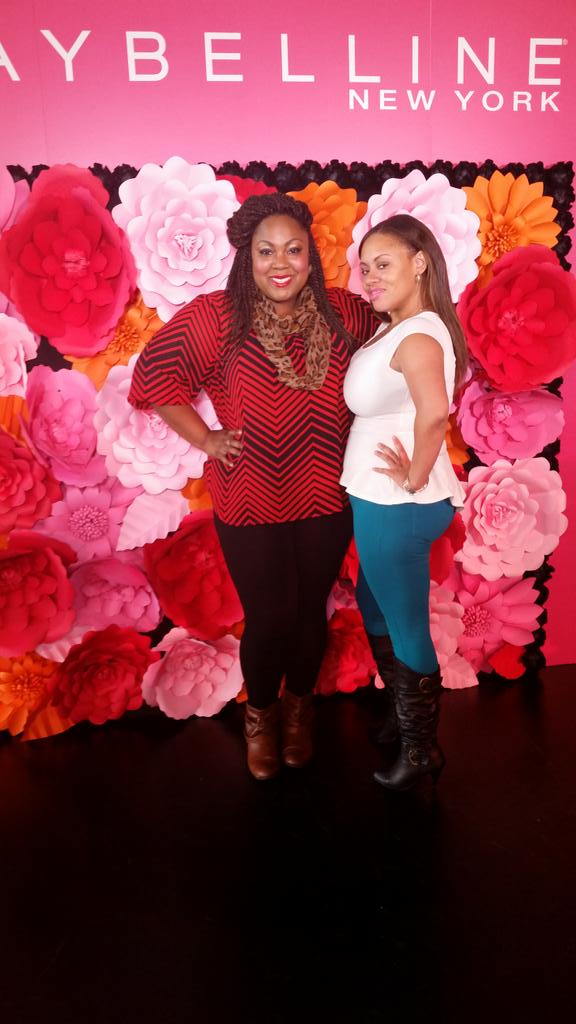 RashedaHairston's tweet image. What a great time in #NYC at #funfearlesslife. Thanks @Cosmopolitan and @ExpressLife for a #funandfearless time