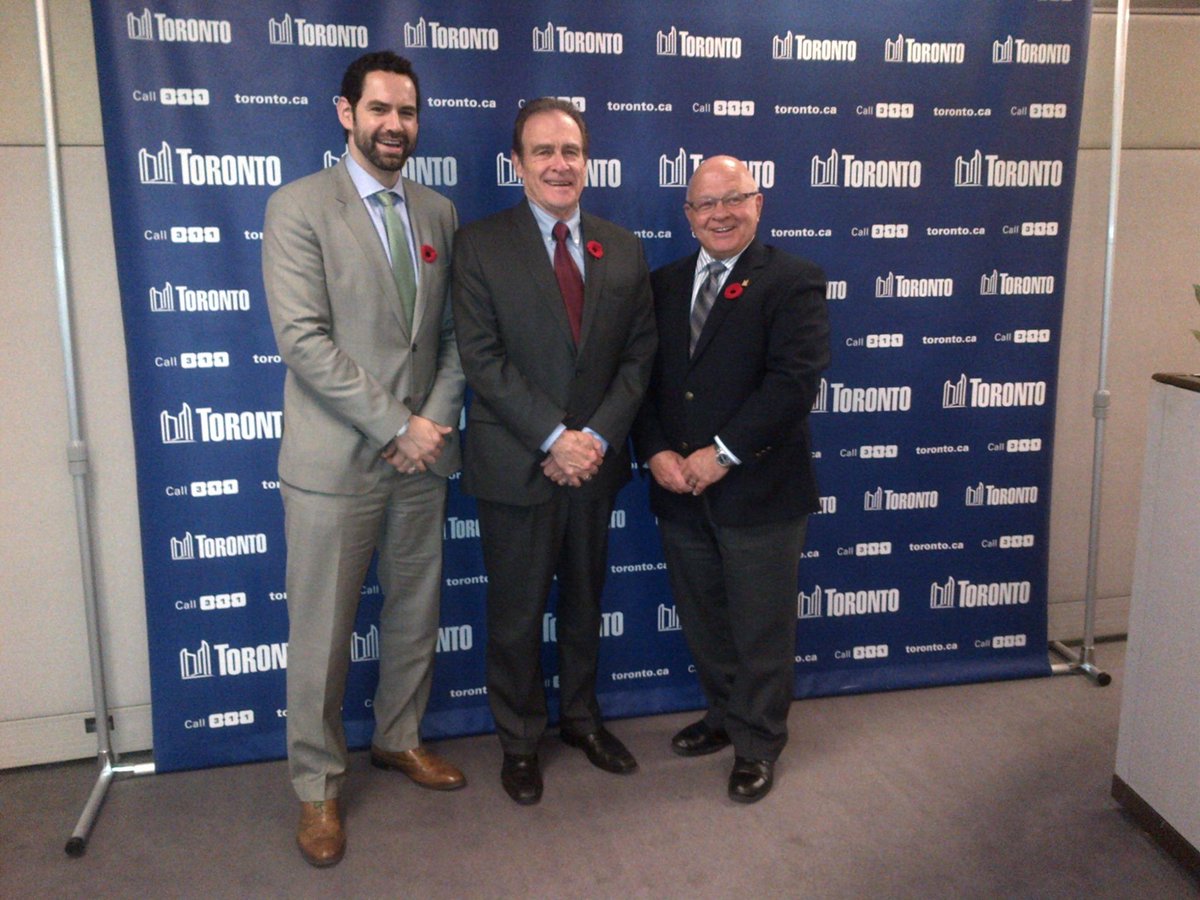 Giving a City Hall tour today to my friend Peter McRae. And look who we ran into! <a href="/DMayorKelly/">Norm</a>.