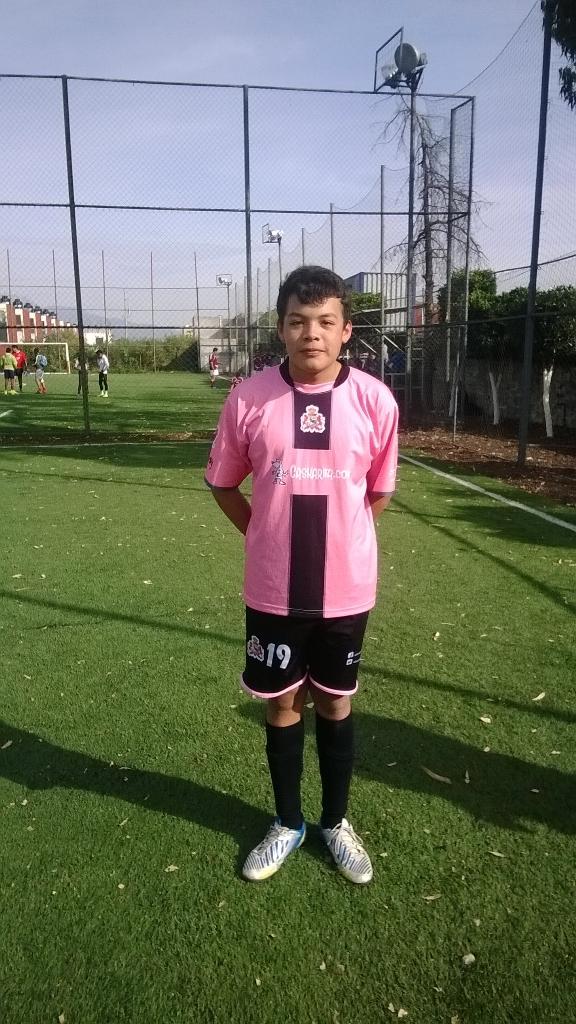 jimmendoza68's tweet photo. Una felicitacion enorme a @mamiloma  por su cumpleaños XV Dios te bendiga y muchas ganas a la vida. @Caskarita1 http://t.co/dagYkNfrPu