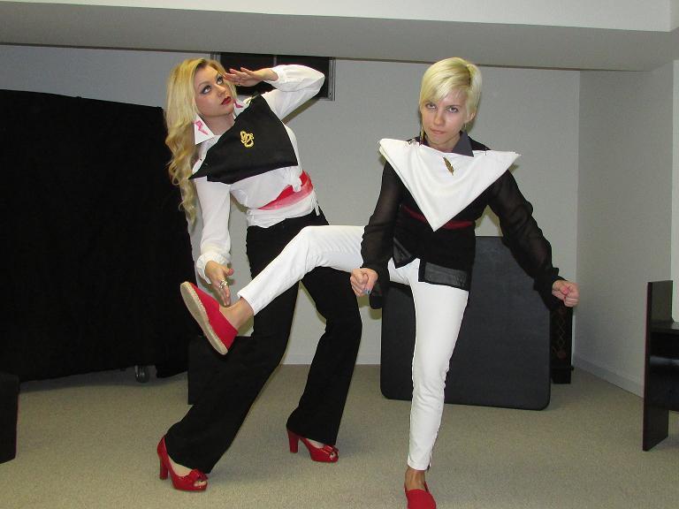 lagringaec's tweet photo. recreation of @TheEllenShow #dasbombshell commercial with @ThunderbirdKate https://t.co/9dI4LlGPoo #EllenShow http://t.co/FPyxww4WN3