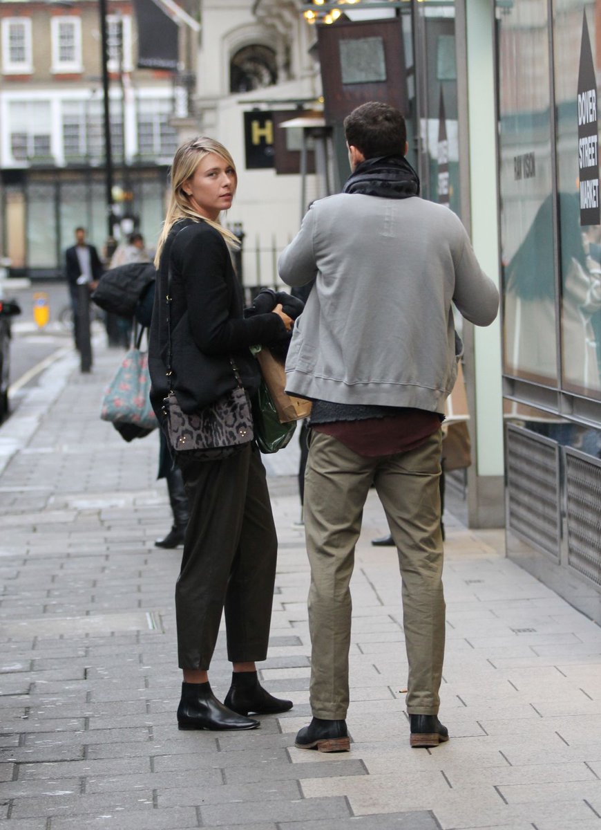 Maria Sharapova and Grigor Dimitrov shopping in London. #Sharapova #Grigor # Dimitrov #Dimipova #London, image size:870x1200