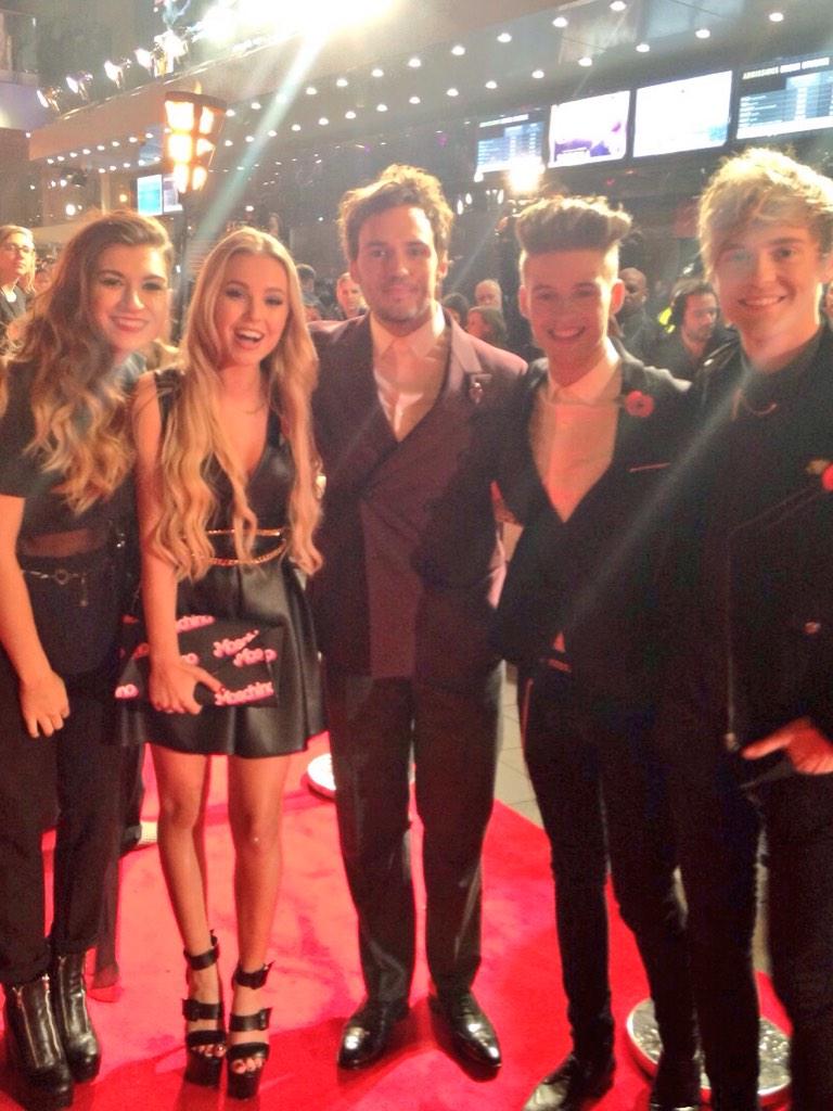 OTYOfficial's tweet photo. We met @samclaflin and he told us he's a fan!! http://t.co/VlsFGmw8ar