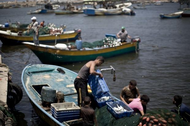 HanuBuzzy's tweet image. The beast goes on! 
2 Gazans wounded, 4 missing after Israel fires on boats
#GazaAftermath 

middleeasteye.net/news/2-gazans-…