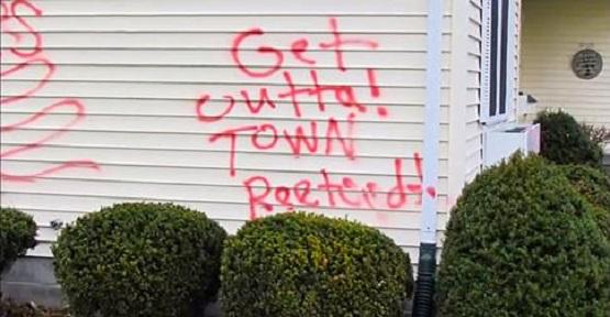 LifeNewsHQ's tweet photo. A Girl With Down Syndrome Was Fed Up Of Bullies, So This Is What Her Family Did For Her http://t.co/N1qgFkTZVI #tcot http://t.co/CI1biMRXNT