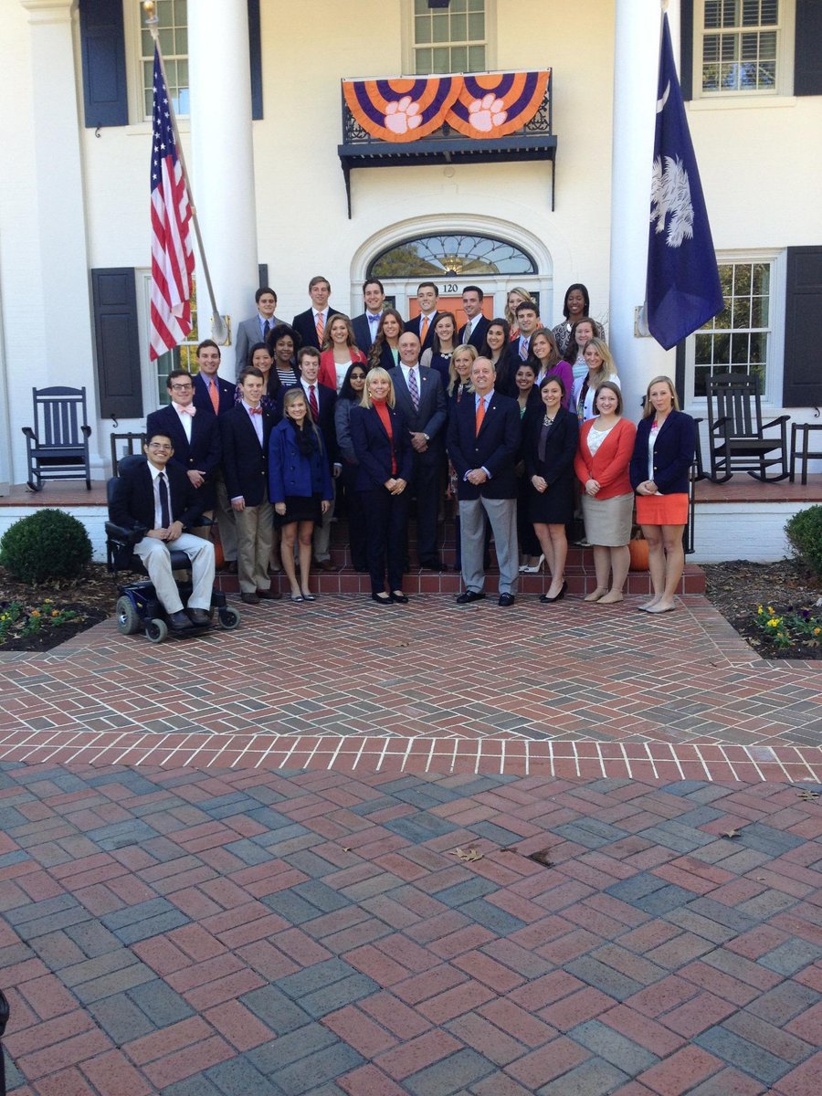 Jim_Clements1's tweet photo. Enjoyed spending time with our Thomas F. Chapman Leadership Scholars &amp; Tom and Karen Chapman. @CBBS @ClemsonStudents http://t.co/Y1JN5thYFP