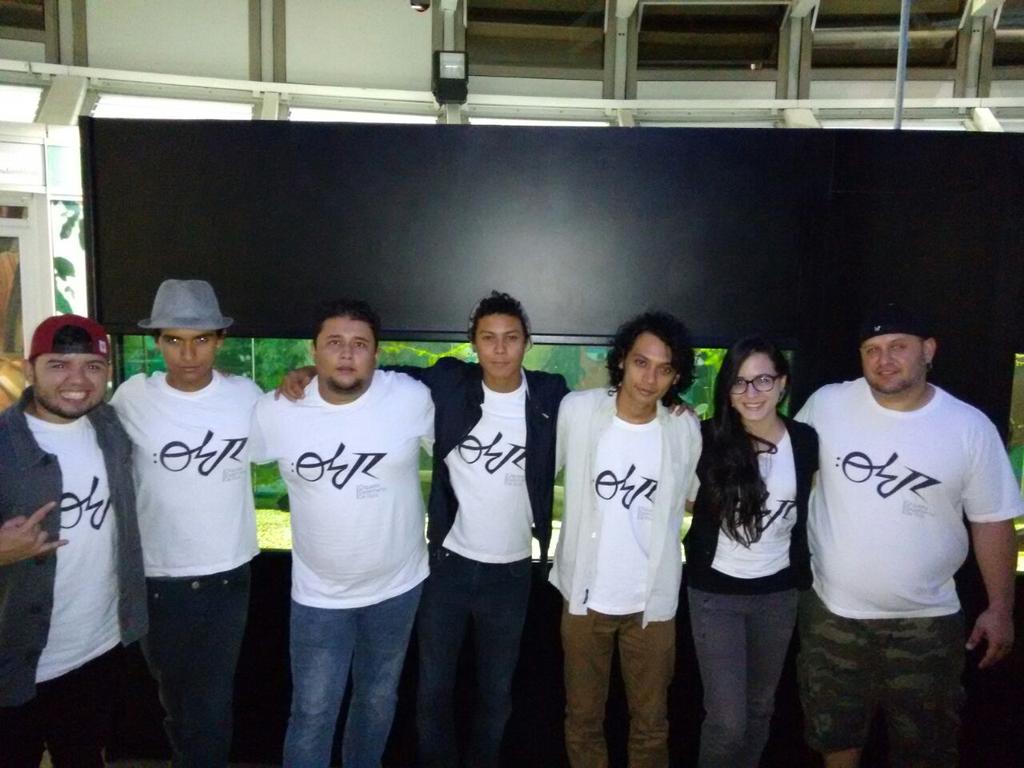 OrquestaRock's tweet photo. Todo preparado #FCB14 esperando el momento de entrar a escena. En nuestra @LaFlorVzla http://t.co/gEgAs9fyL5