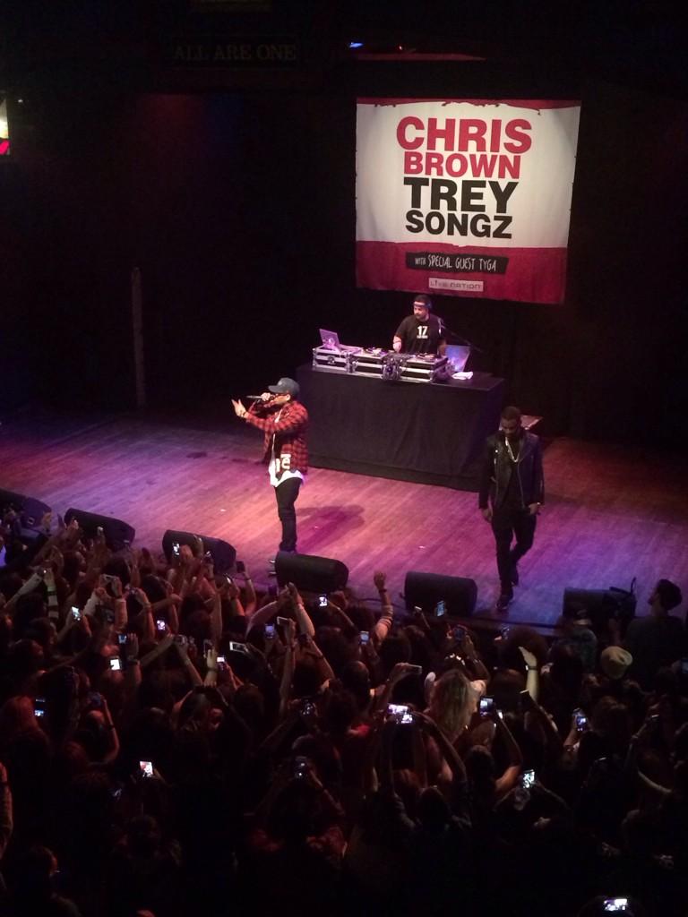 retrieval_chain's tweet photo. What city ? RT @LiveNation: Make some noise for @chrisbrown! #BTSTour http://t.co/2hMJcwbrOP””