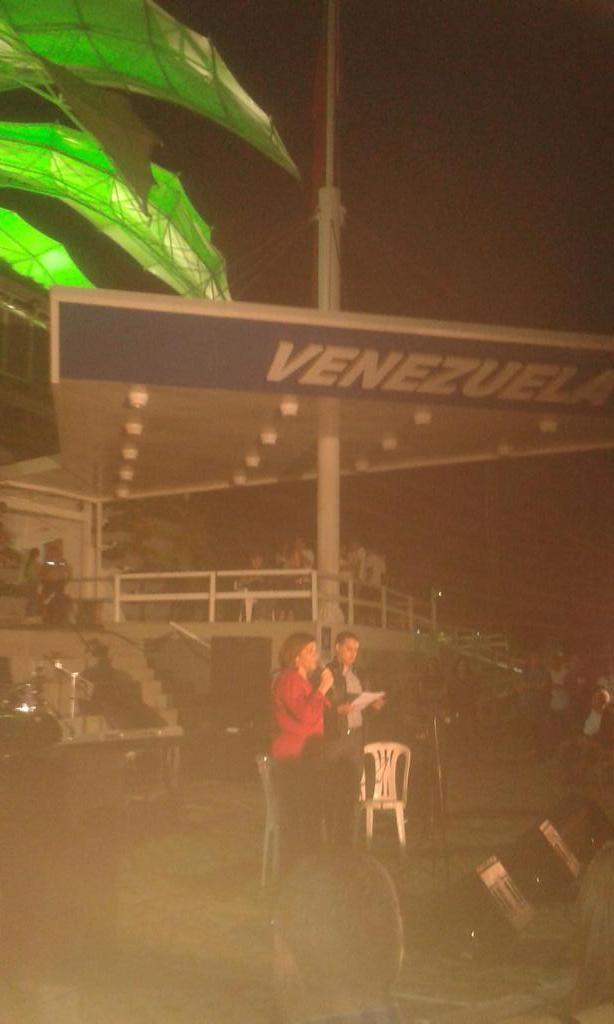FestiCineBqto's tweet photo. La presidenta del #FCB14 @isacaroto http://t.co/rV0wu0ta85