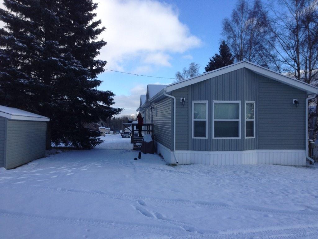 RyanMaguhn's tweet photo. @JillianRose02 hard at work with me in Edson! Cold weather outside, warm greetings on the doorsteps #HopeandHardWork http://t.co/eJeNgijpSq
