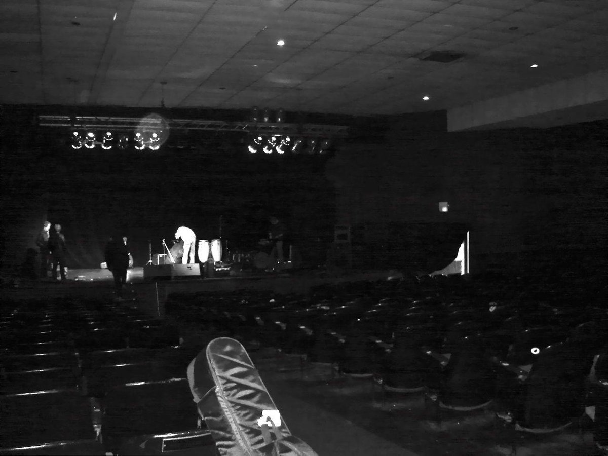 amhaunted's tweet photo. Fantastic visit to lovely, historic, #haunted @KentStage with #RicheleCharlton & #LauraLyn! http://t.co/AWY9Gw9jCL http://t.co/7oT8WIUiPZ