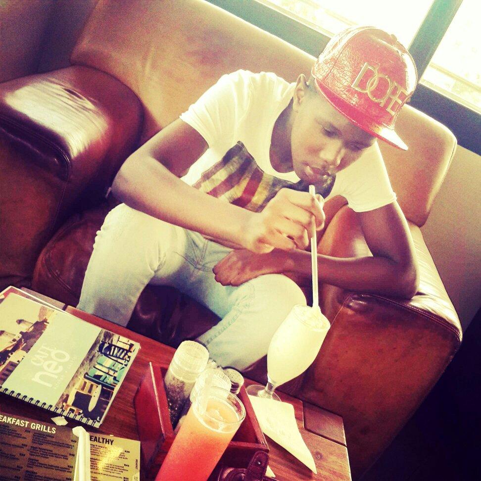 _sneshy_'s tweet photo. #MyLilBro #MyEverything #IThankGodForHim
#BlessHimLord #NoWeaponFormedAgainstHimShallProsper ♥♡♥♡♥♡♥♡♥♡♥ Always http://t.co/OneQVOpWMQ