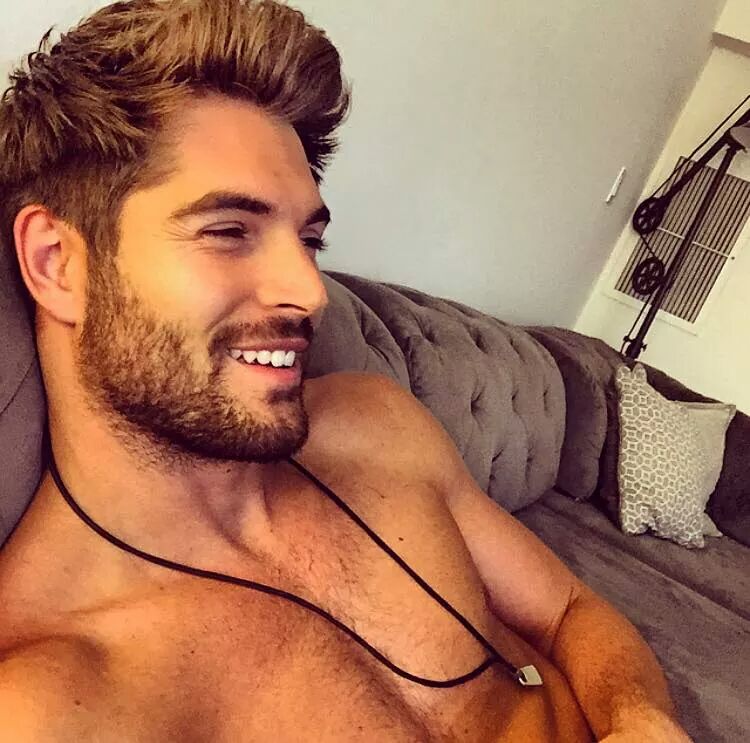 TatumRaeTannous's tweet photo. #mcm 😍 http://t.co/fDmPGxnO6x