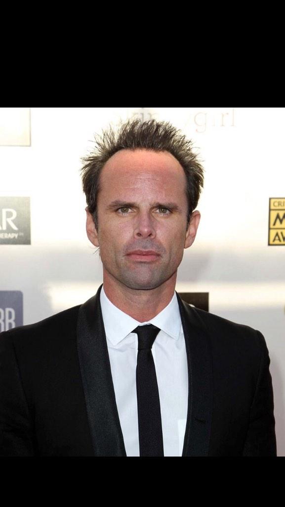 Happy birthday, walton goggins. Love watching boyd and raylan banter back and forth. 