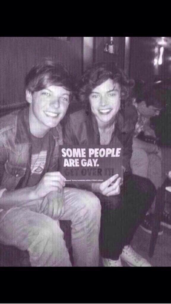 lourwy's tweet image. "algumas pessoas são gays, supere isso" #StopToControlLarry
