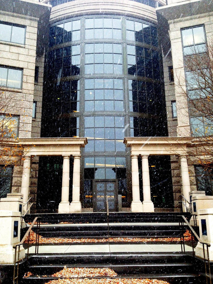 STARZCareers's tweet photo. It's time to bundle up, the snow has arrived! #LifeAtStarz #Colorado #Snow http://t.co/5mTn929j8B http://t.co/zdnqIw0Qvi
