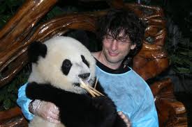 Happy birthday! Neil Gaiman     !  ·  (sh ngrì kuàilè! ní r·gài màn) 