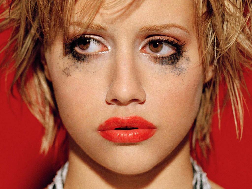 Happy Birthday, Brittany Murphy. You were great in Clueless (one of my favorite "guilty pleasures"). Damn hot too! 