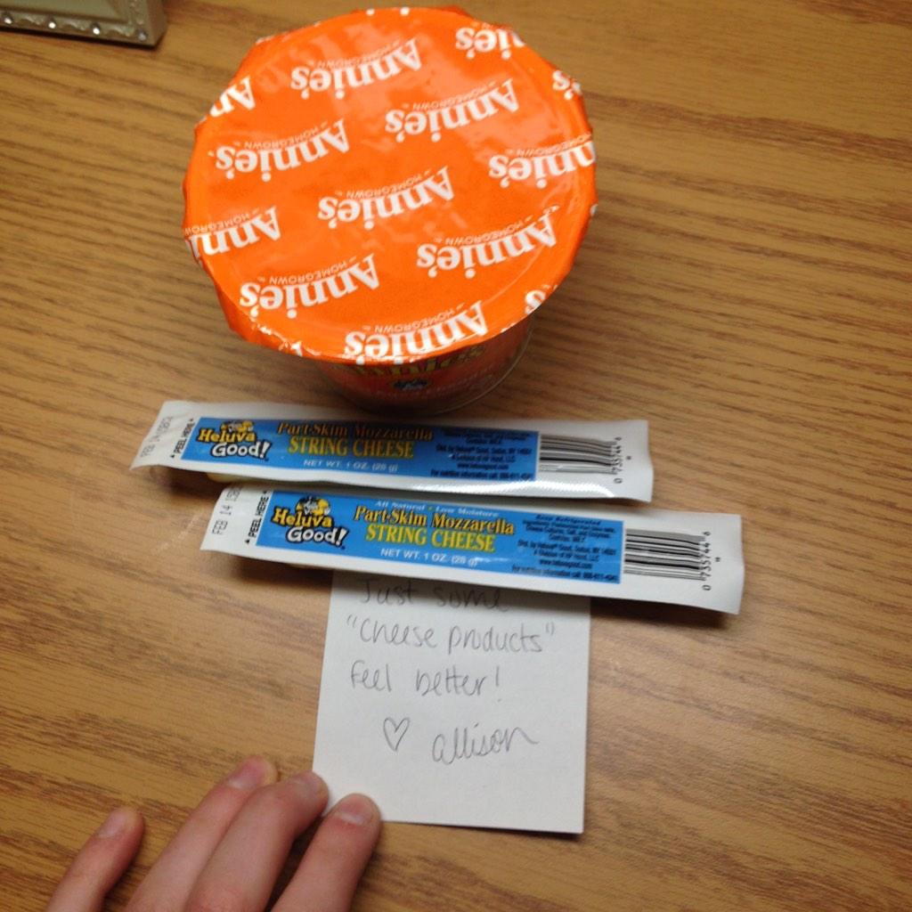 DanaJosephinee's tweet photo. "Cheese products" are a way to a friends heart #thanksgurl #letsmakecookies @alisnwondrland http://t.co/IydB9ddsA9
