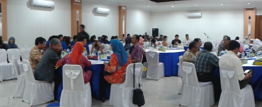 Aula lantai 4 FEB Universitas Pancasila sudah dipenuhi dengan peserta seminar ^^ #TAXinHarmony