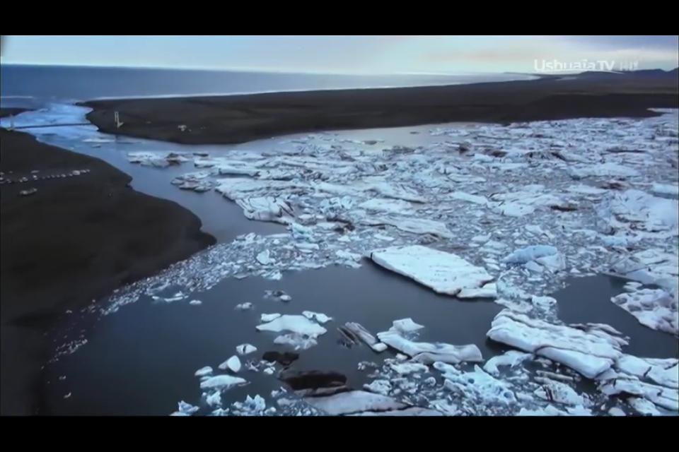 OnRateRien's tweet photo. Les plus grands puzzles sont faits de glace #Islande #EntreCielEtTerre #LaBoxTV http://t.co/Evqyaz6Paf #OnRateRien http://t.co/gvDSnl21mf